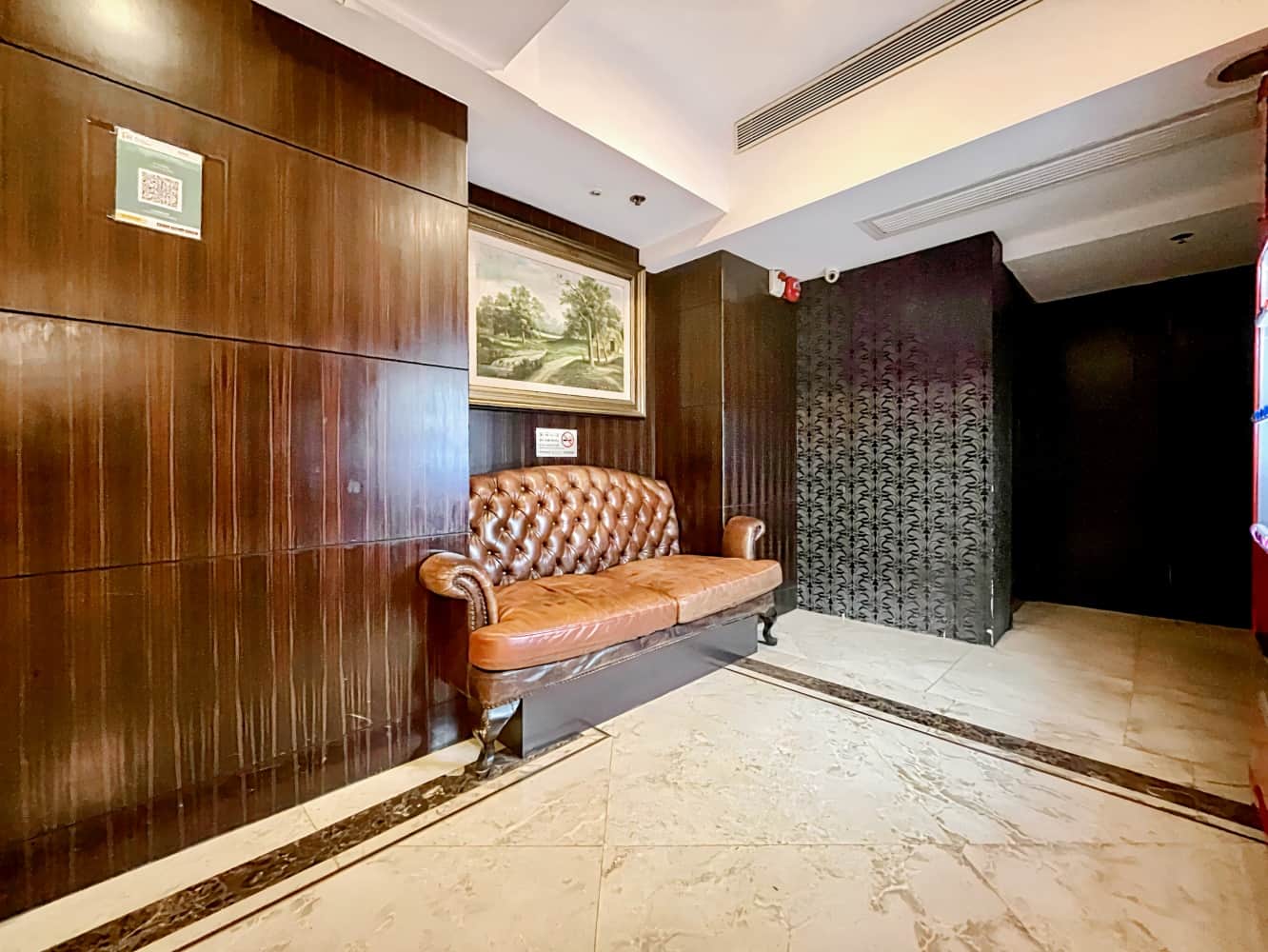 Oriental Lander Hotel