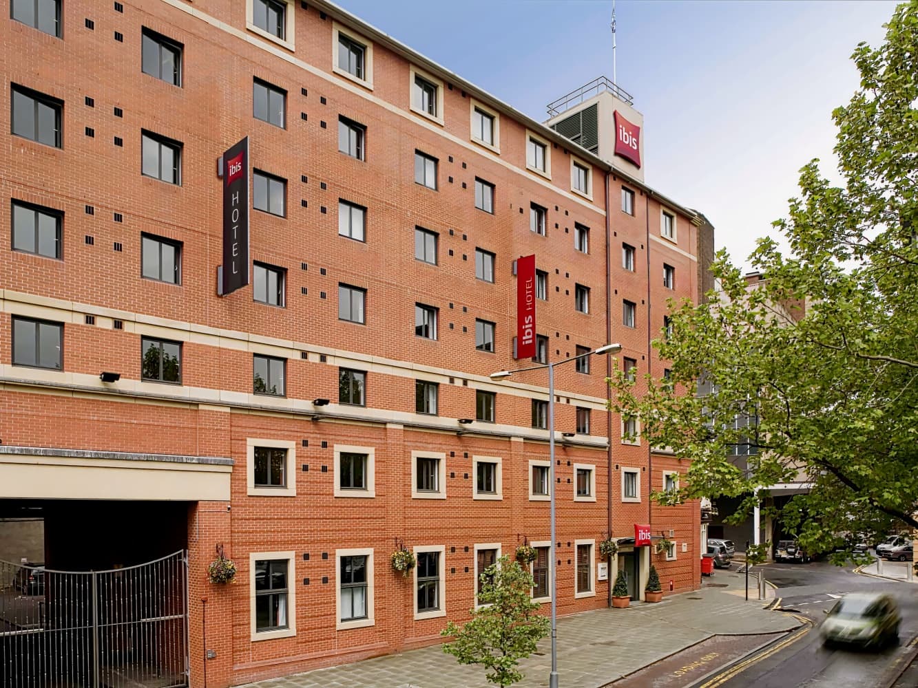 ibis Sheffield City