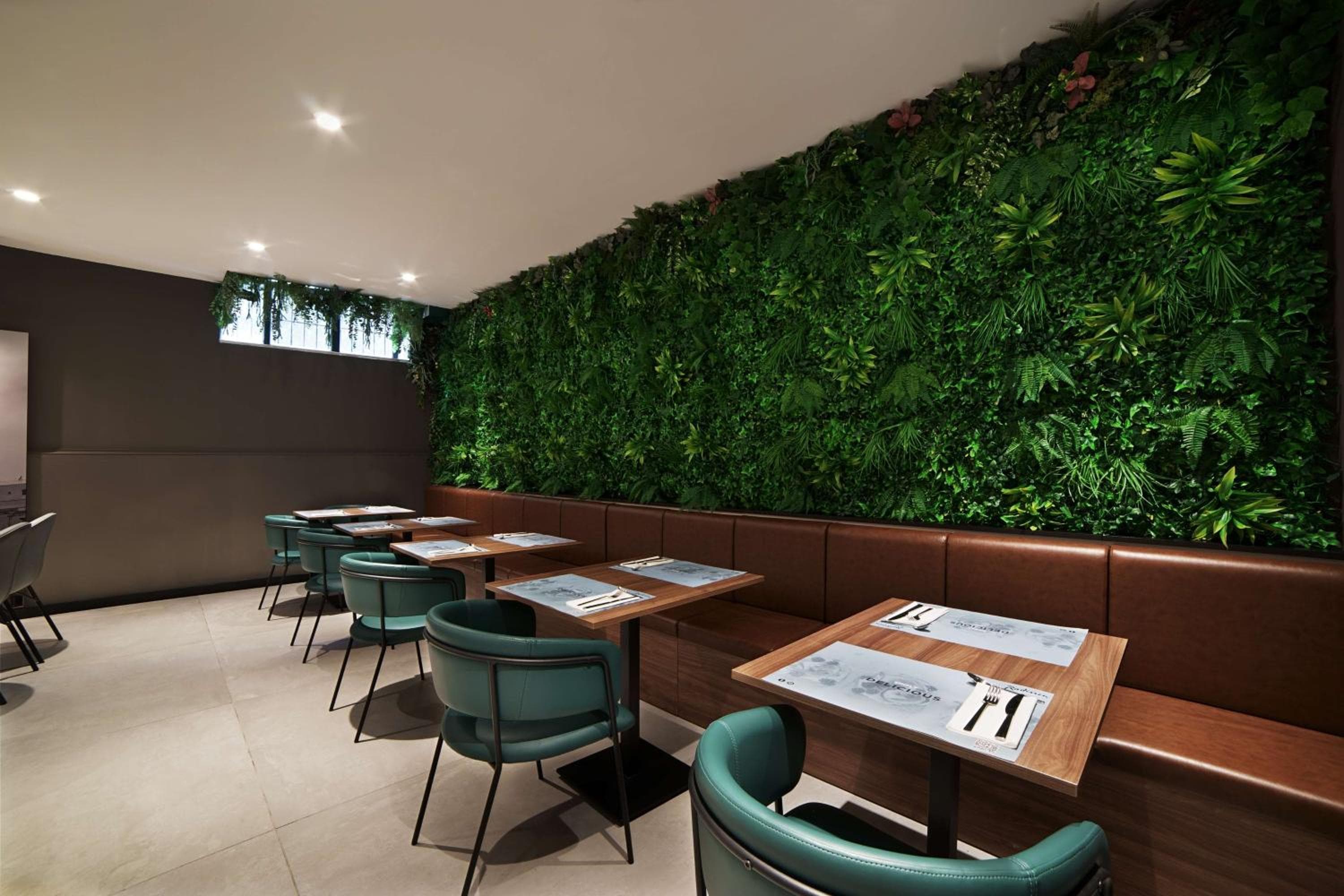 Radisson Hotel Nola Naples