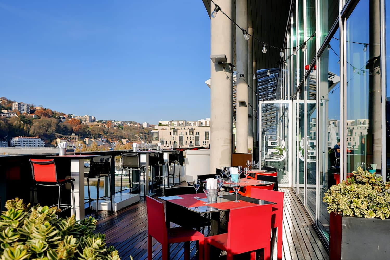 Novotel Lyon Centre Confluence Bord de Saone