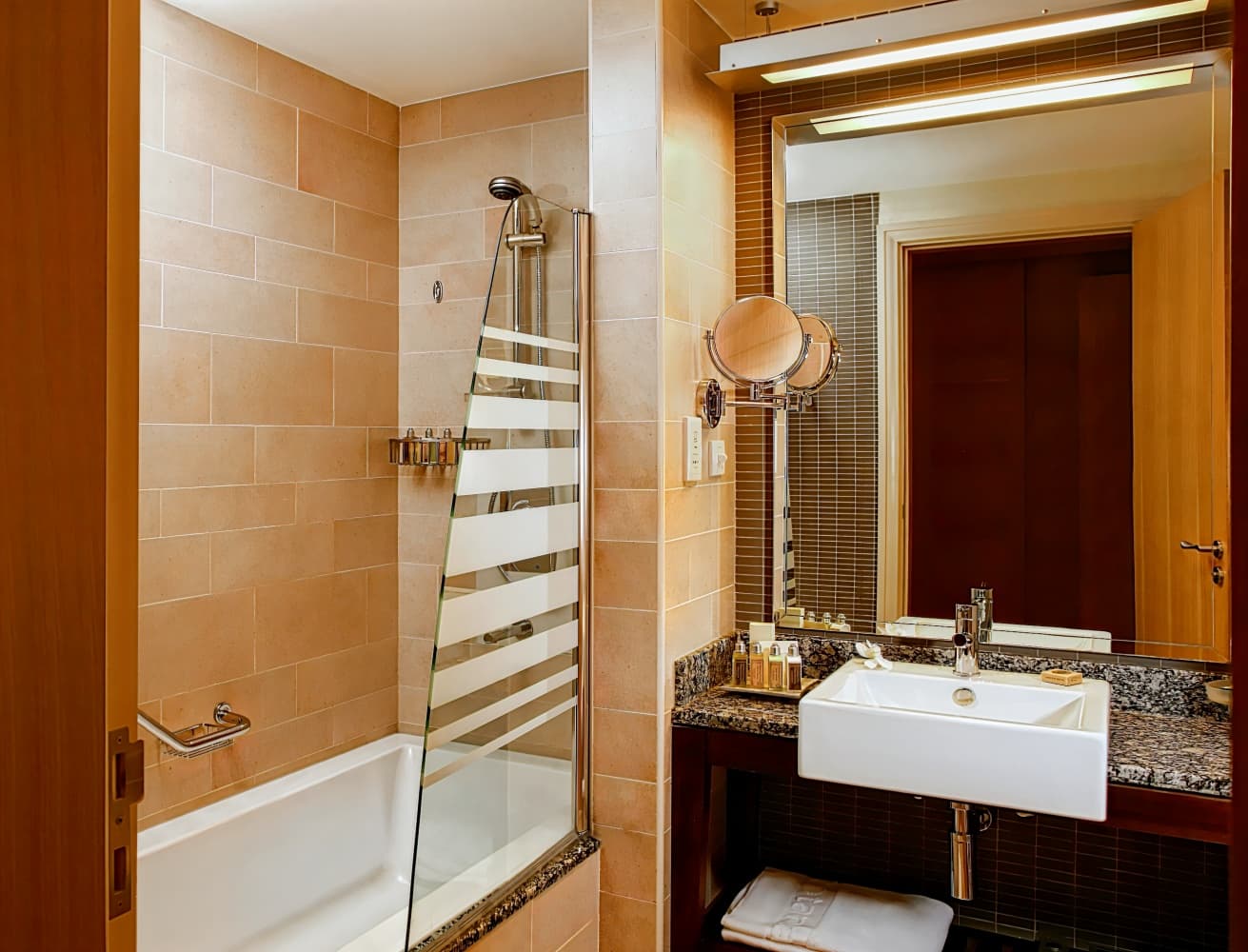 Amwaj Rotana Jumeirah Beach - Dubai