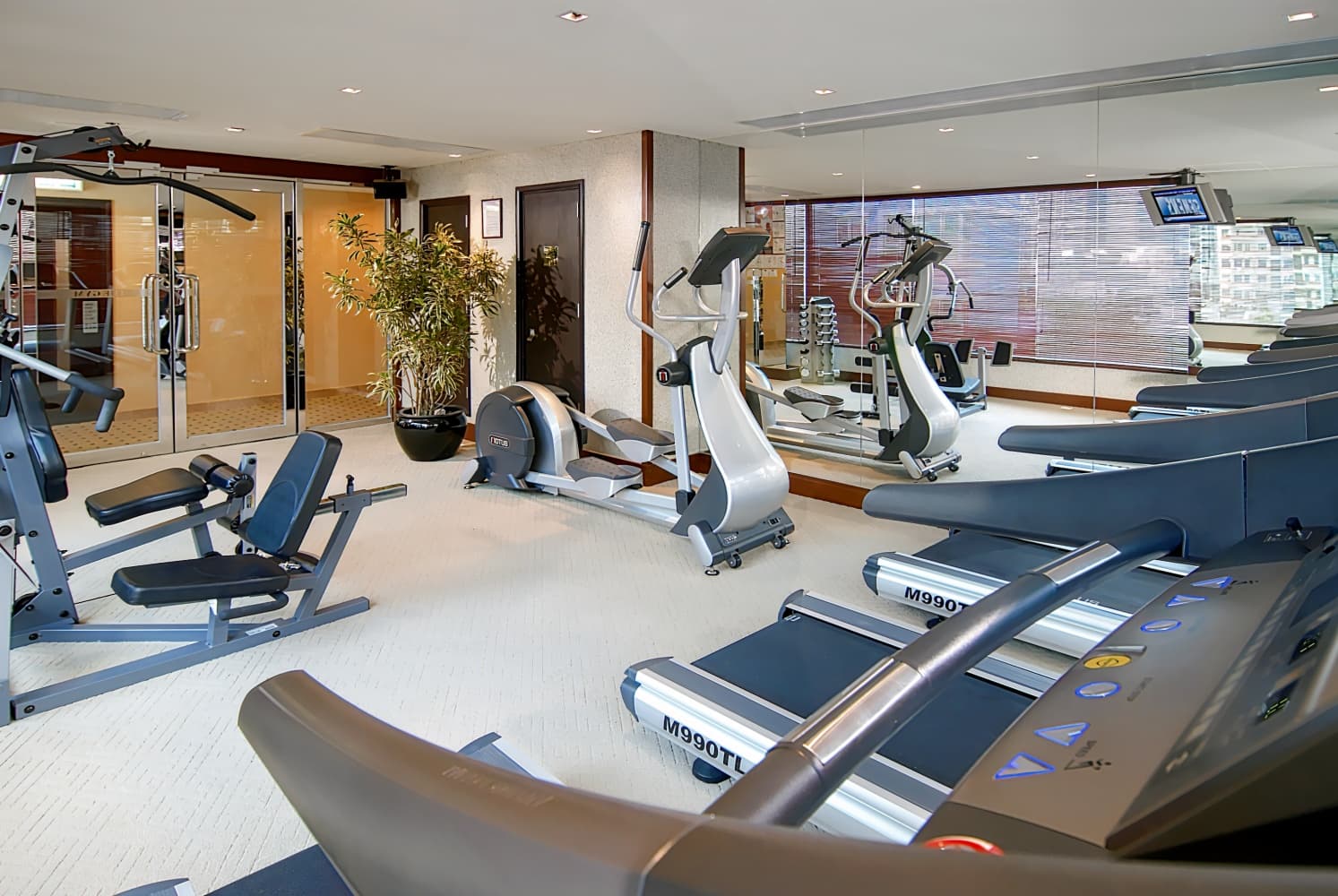 Lan Kwai Fong Hotel @ Kau U Fong