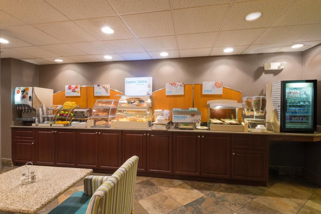 Holiday Inn Express & Suites Wheat Ridge-Denver West