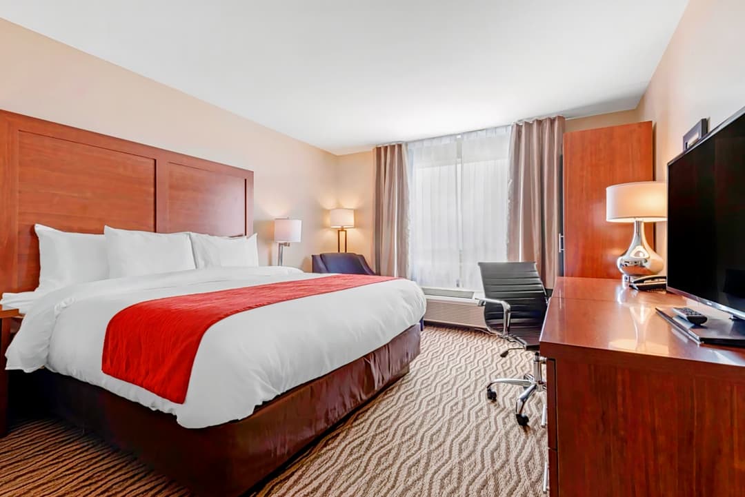 Comfort Inn & Suites Bowmanville