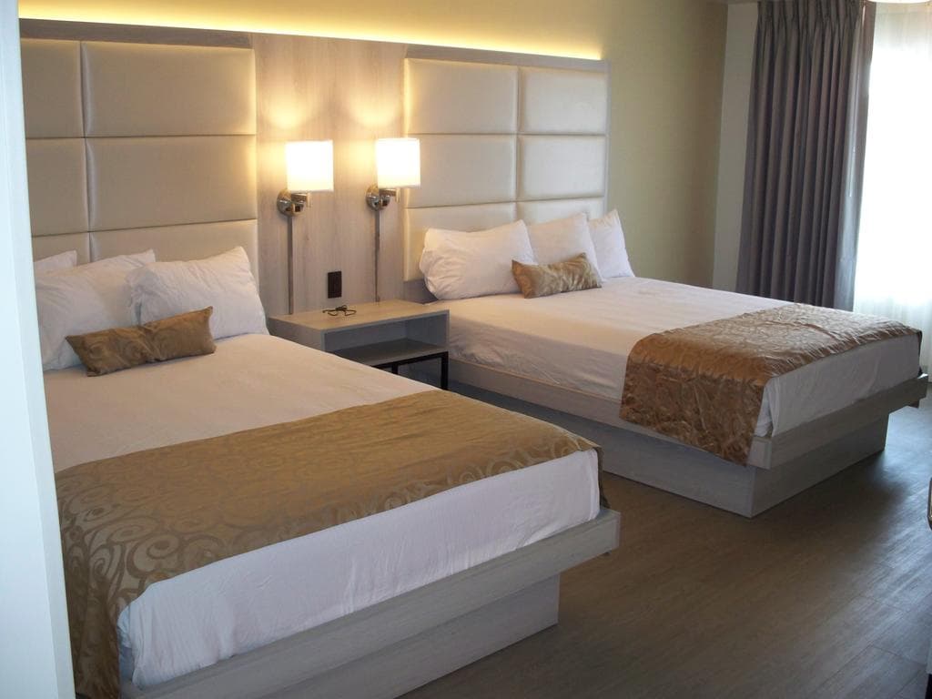 Ramada by Wyndham Burbank Airport