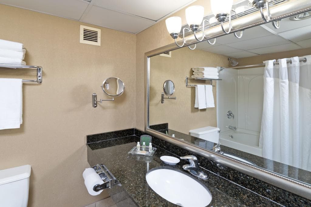 Ramada Plaza by Wyndham Totowa