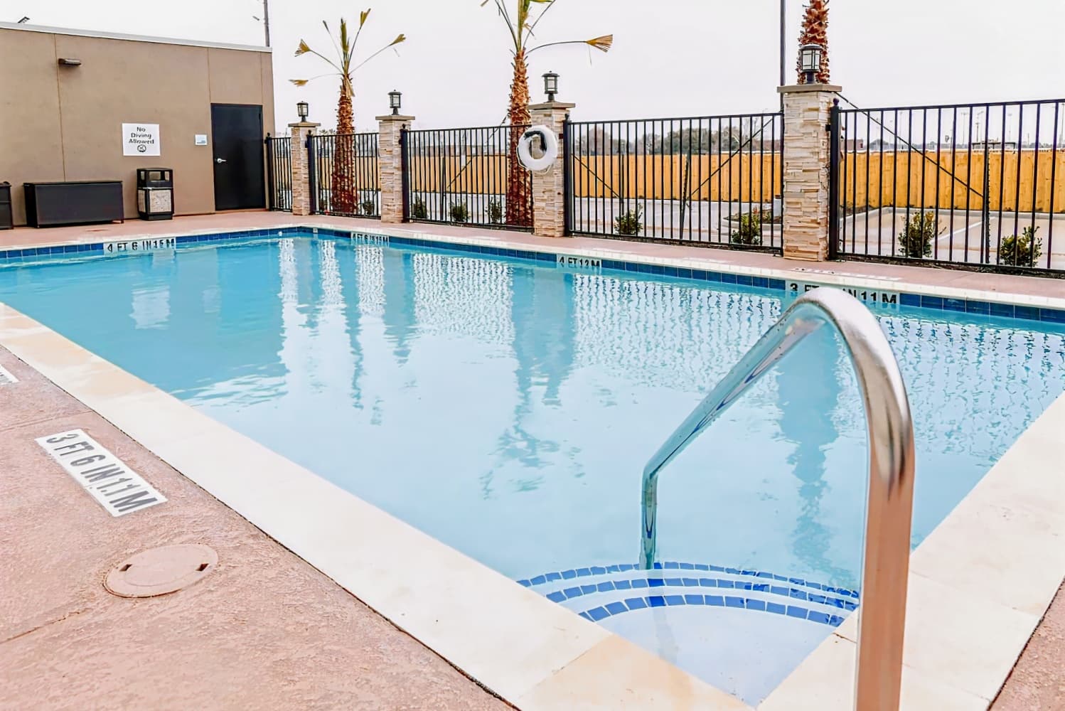 Holiday Inn Express & Suites - Houston IAH - Beltway 8