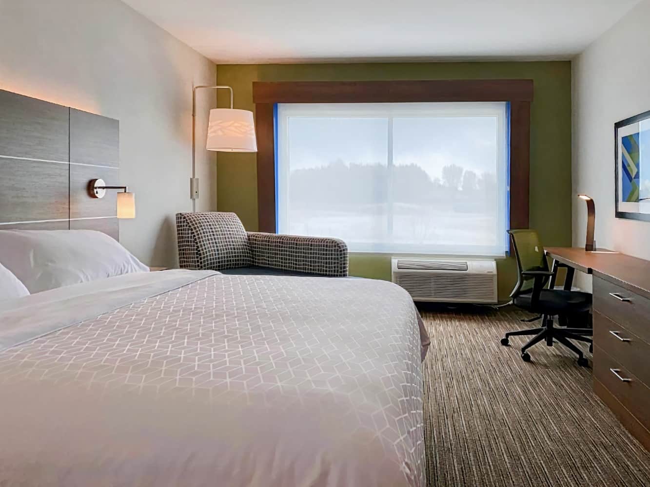Holiday Inn Express & Suites - Aurora