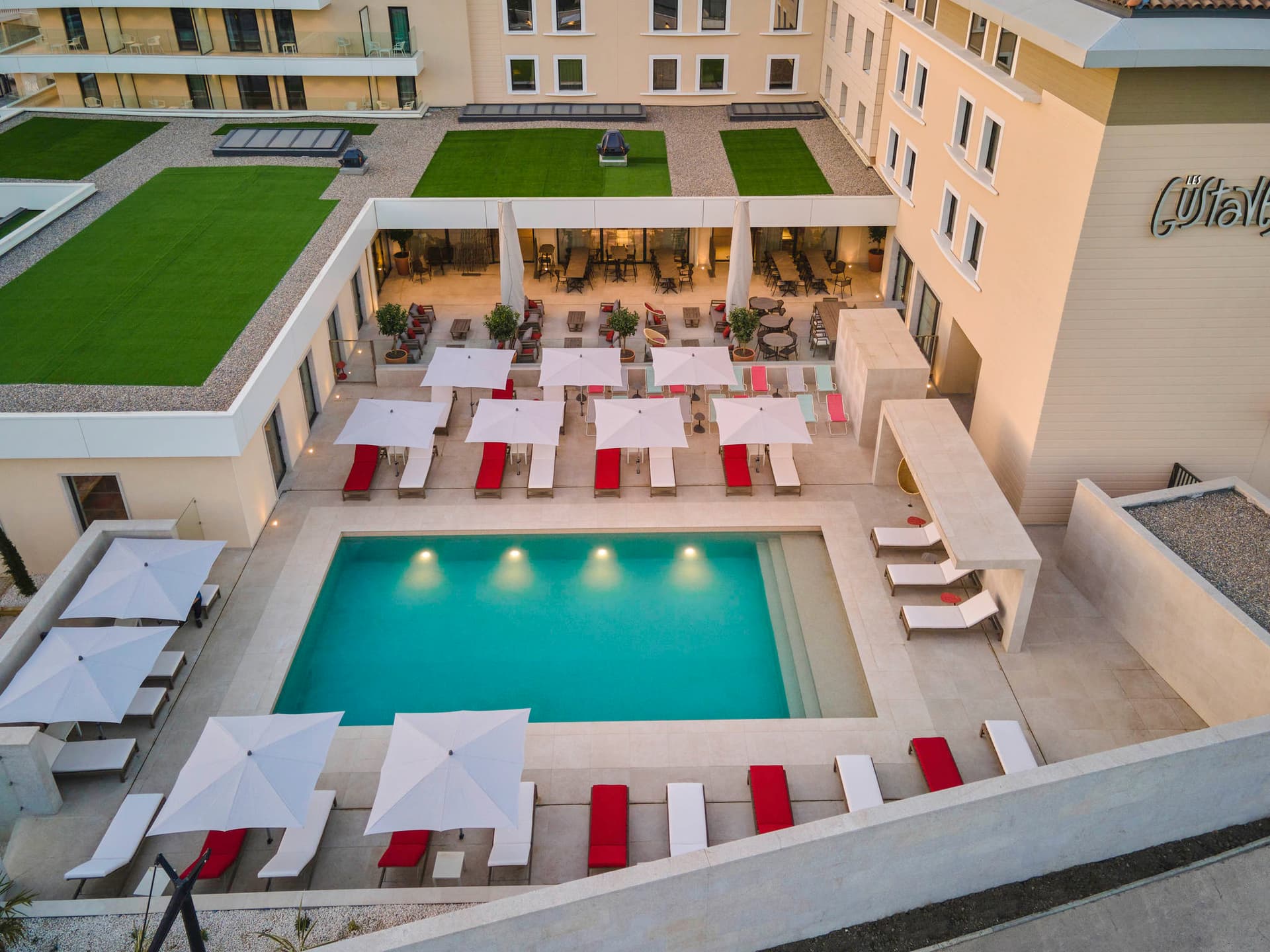 Mercure Avignon TGV Hotel & Spa