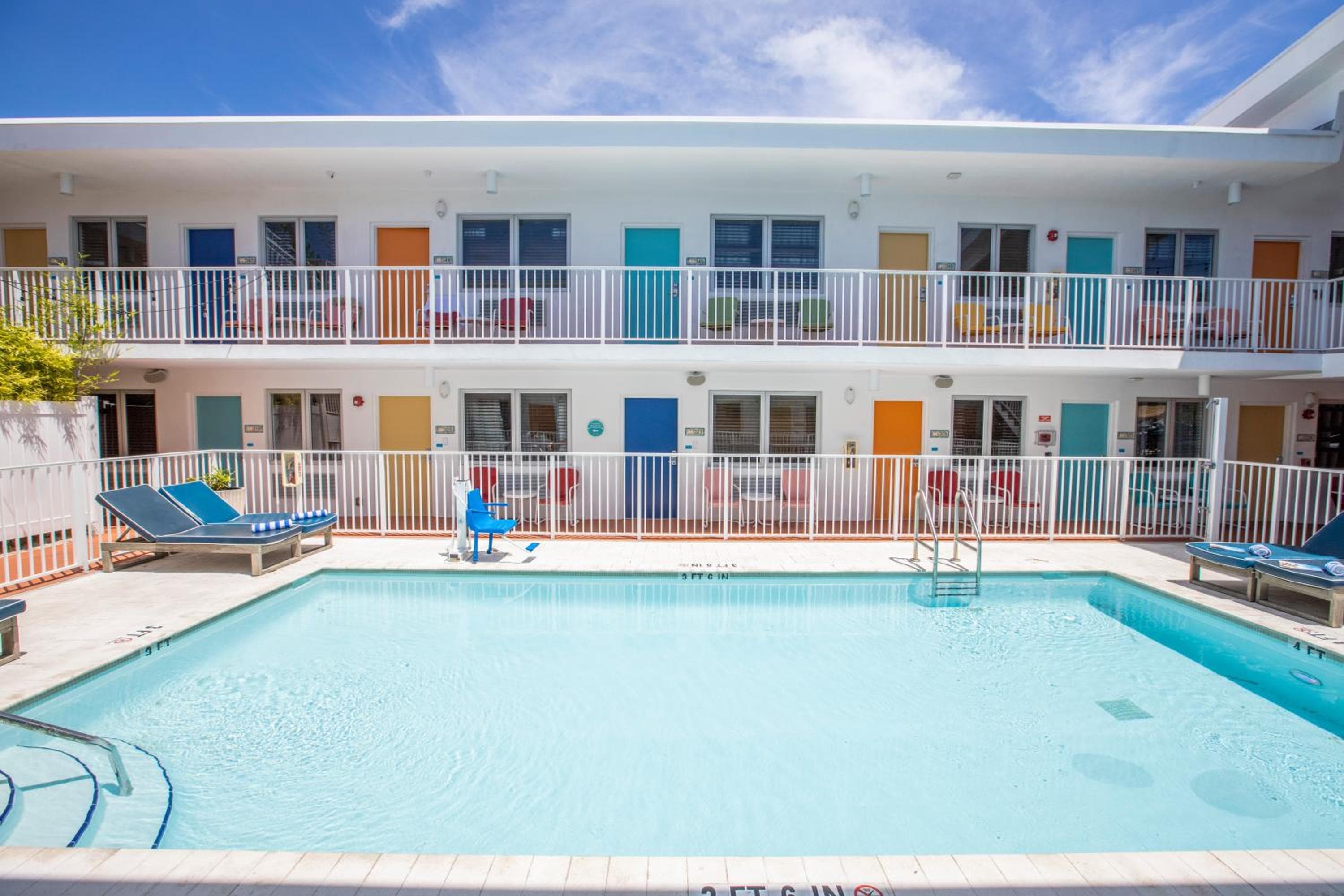 Waterside Hotel and Suites