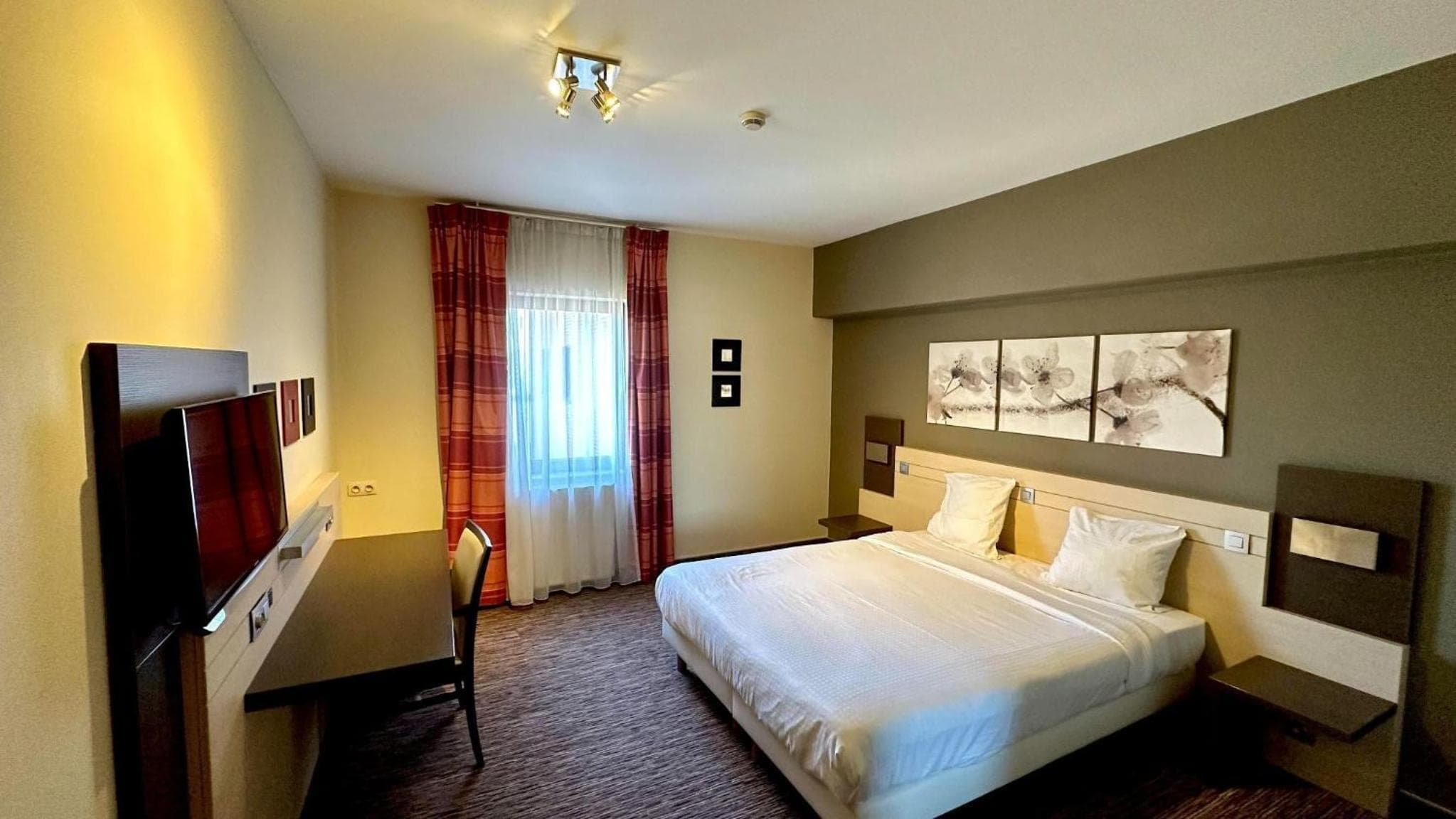 B&B HOTEL Mons Centre