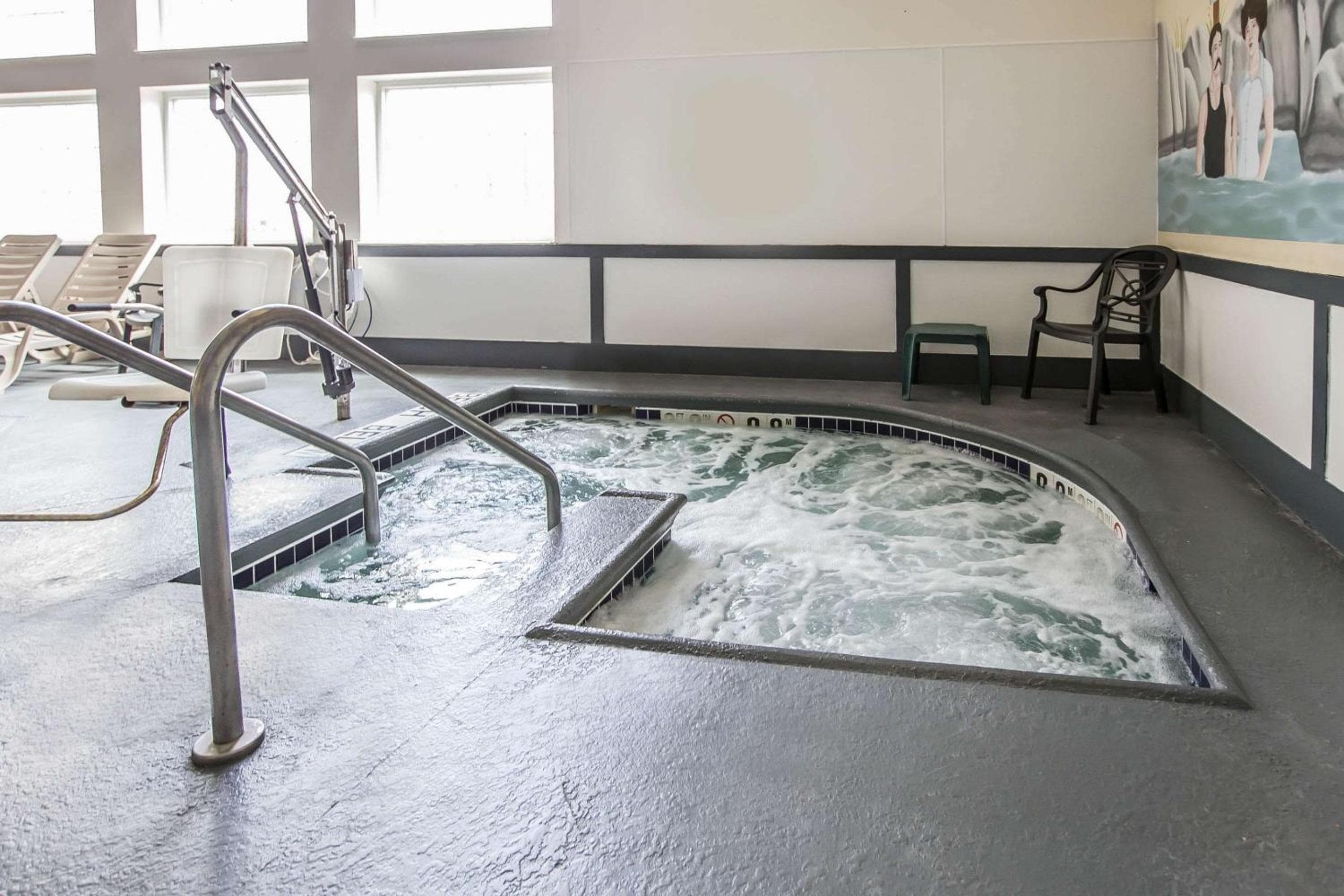 Quality Inn & Suites Dixon near I-88