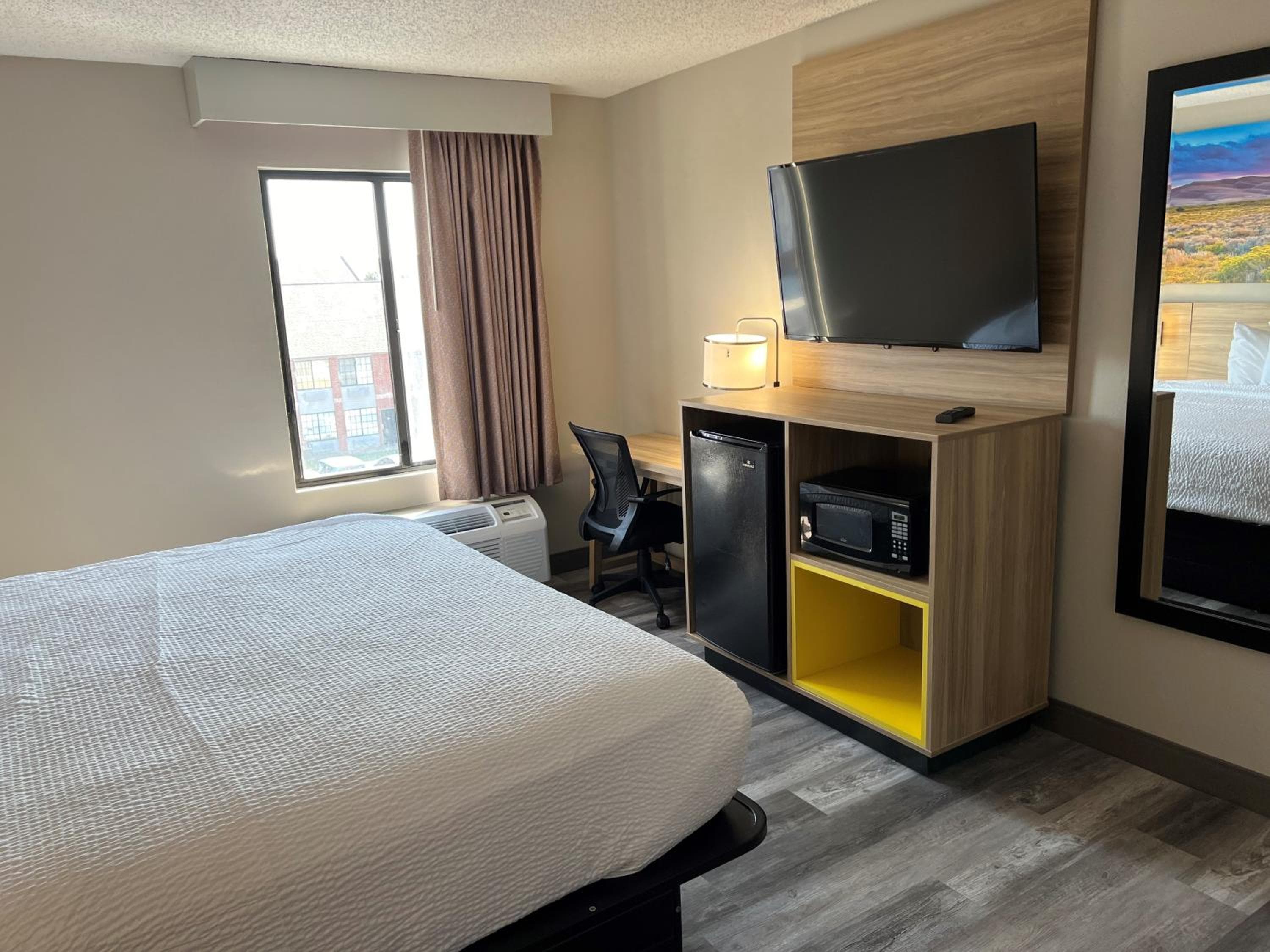 Days Inn by Wyndham Tulsa Central