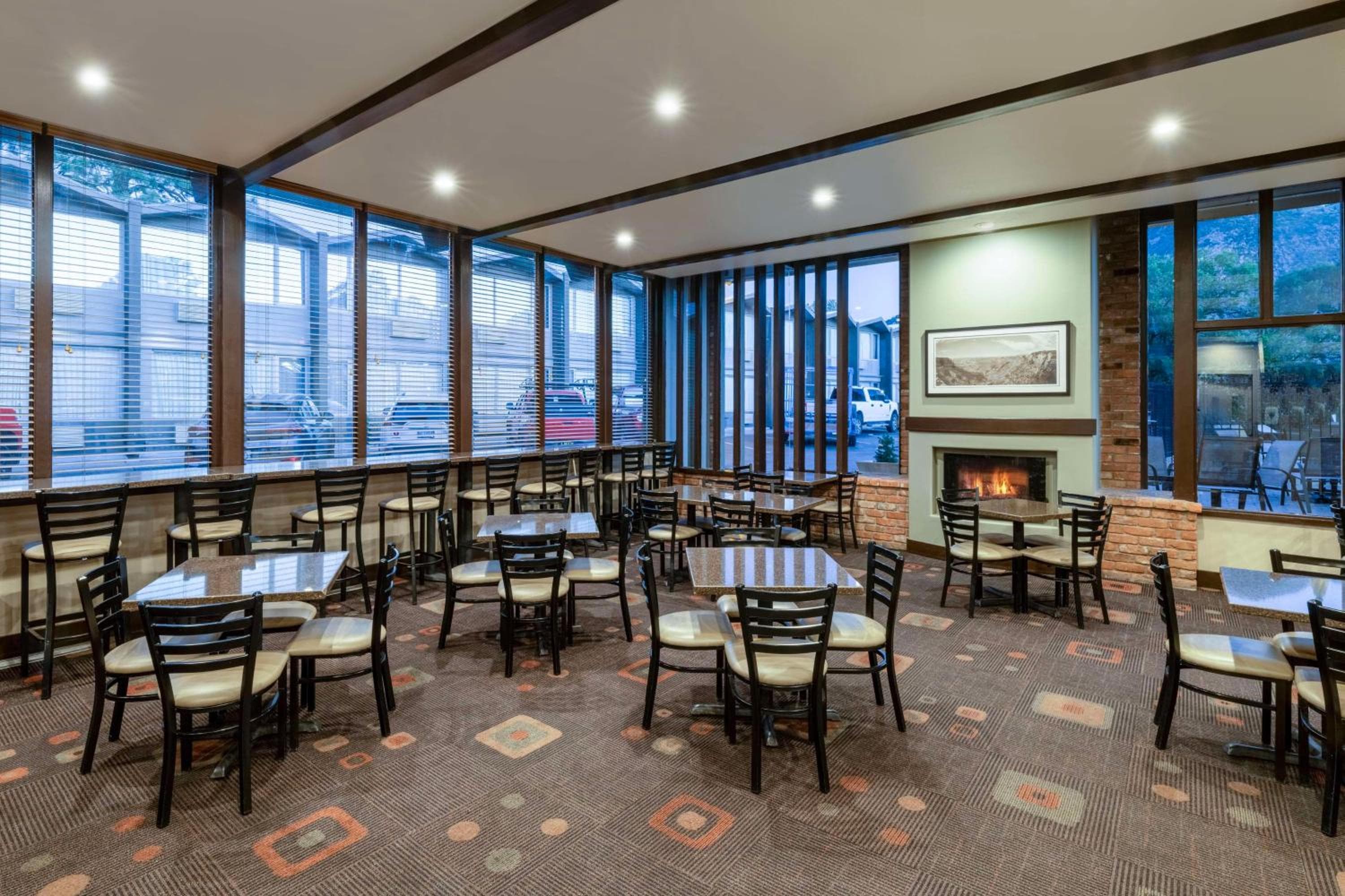 Best Western Pony Soldier Inn & Suites