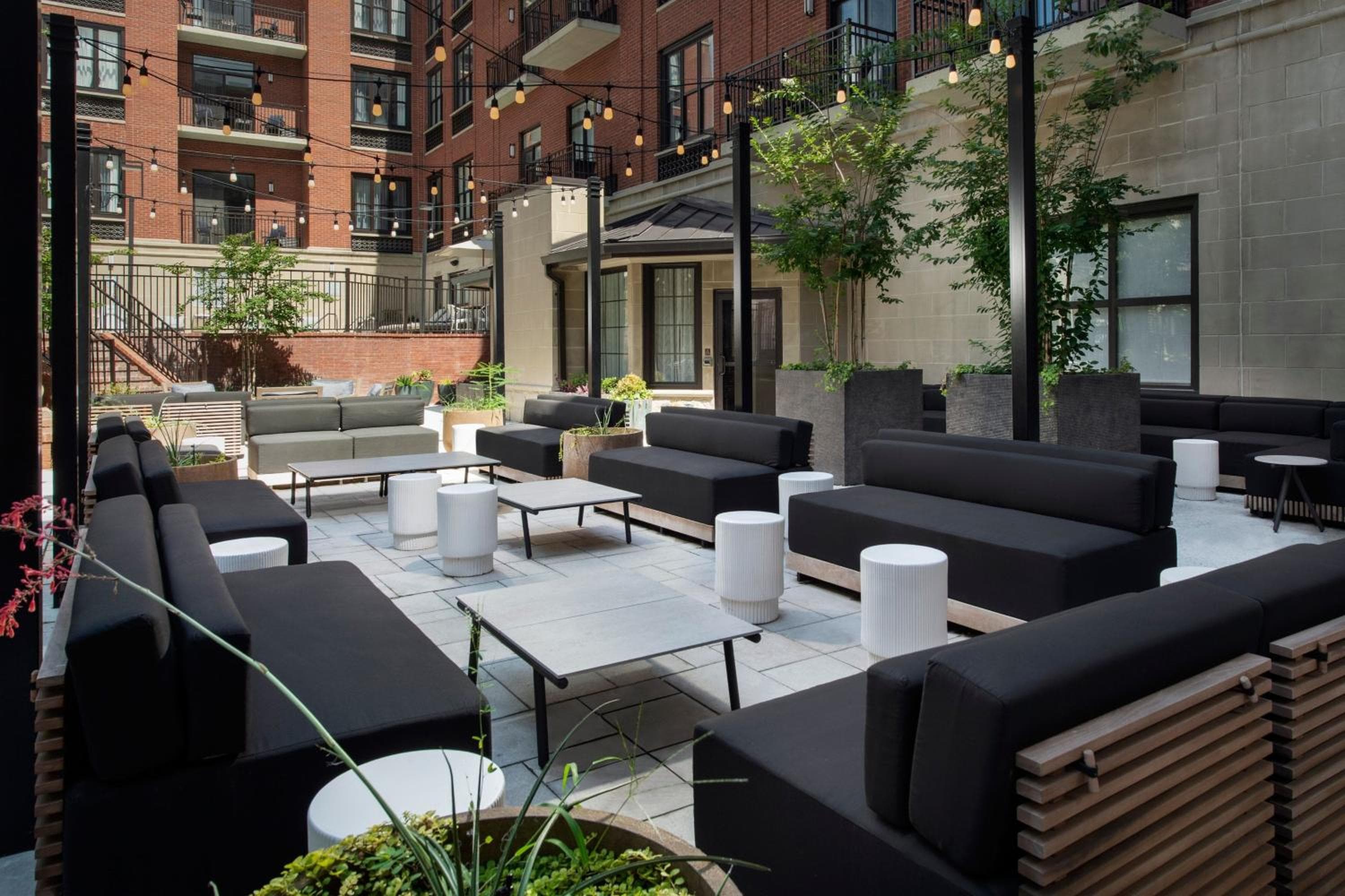 Courtyard by Marriott Savannah Downtown - Historic District