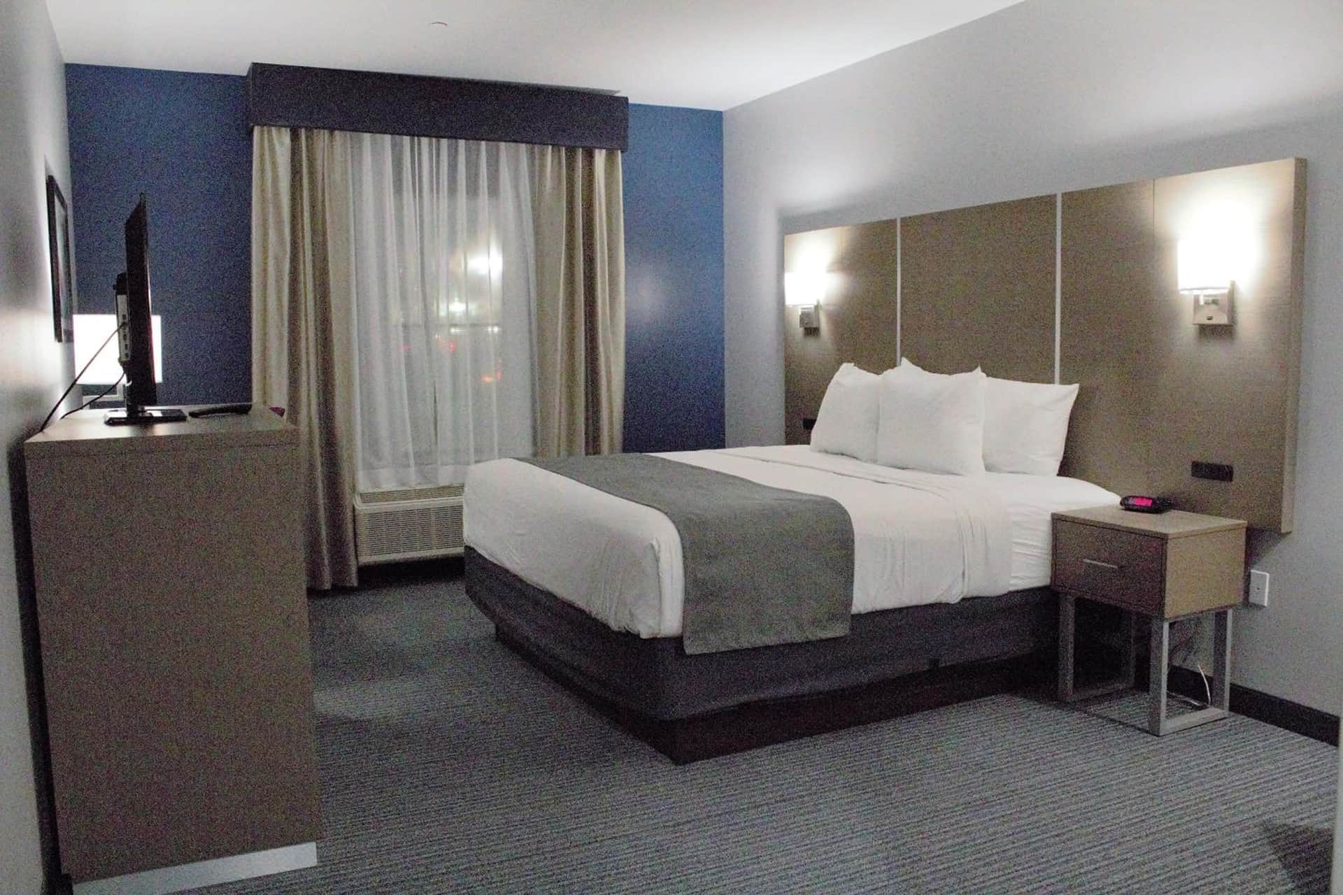 Days Inn & Suites by Wyndham Houston NW Cypress
