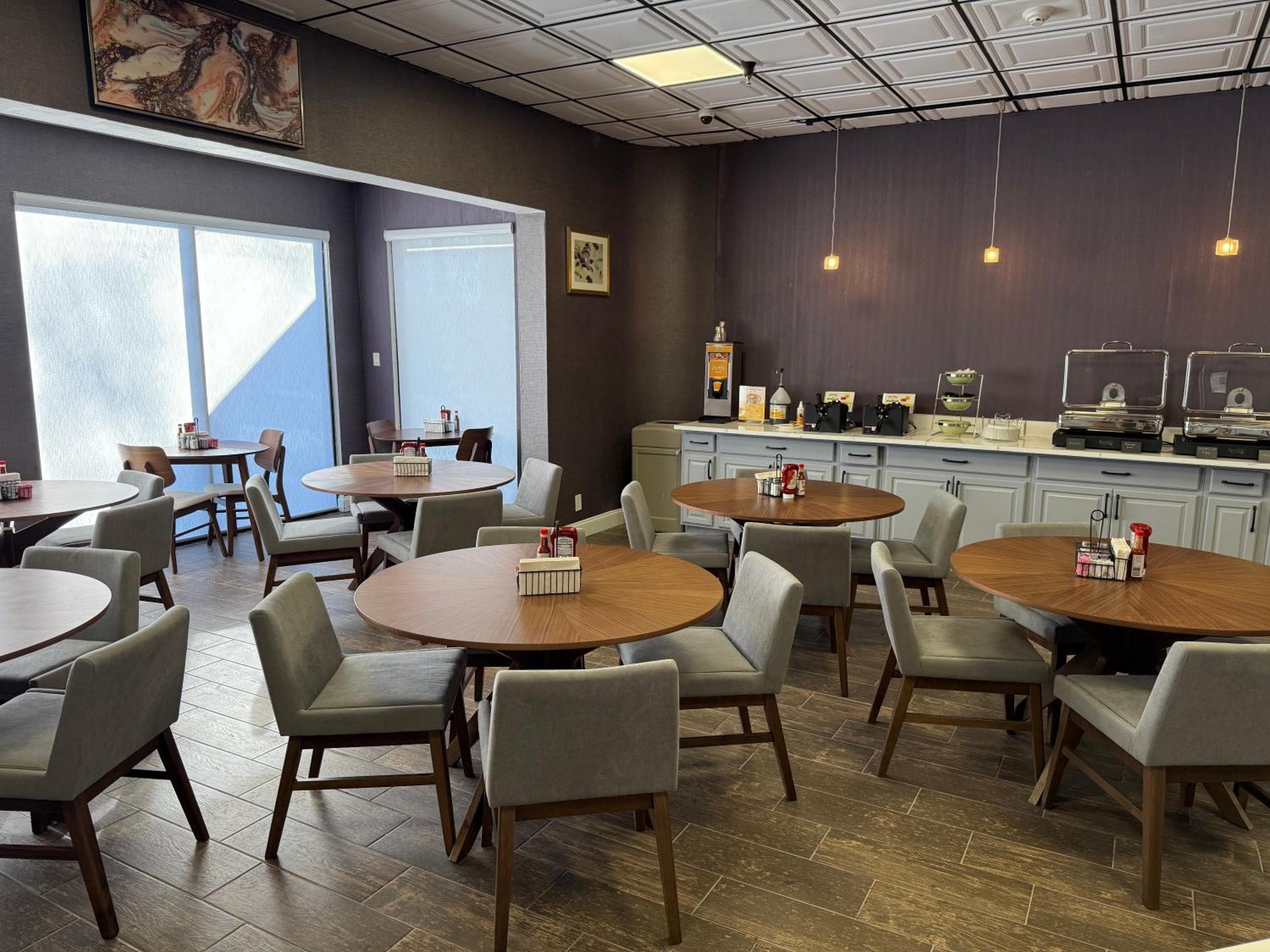 Cambridge Hotel - Kansas City