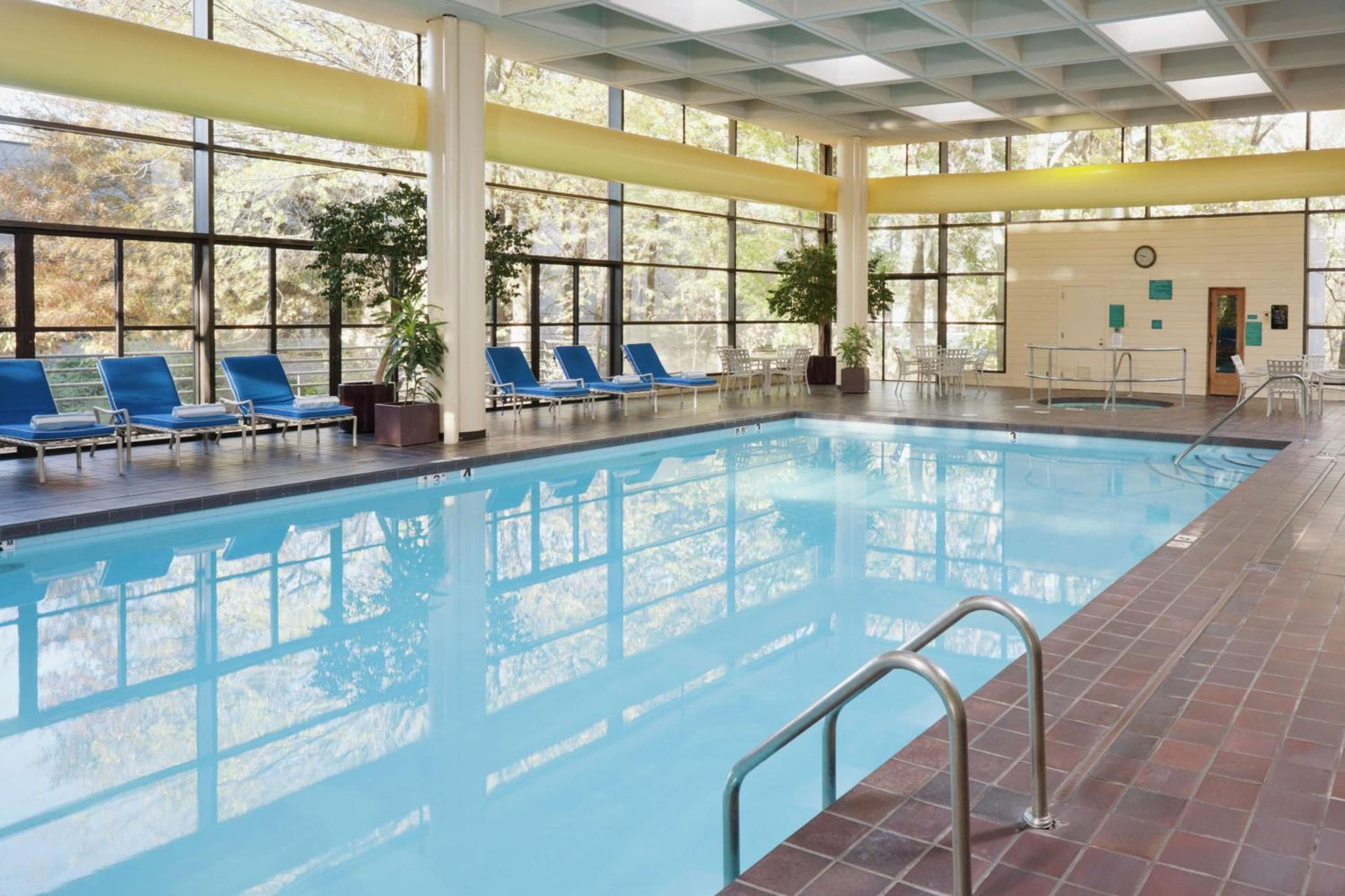 DoubleTree by Hilton Kansas City - Overland Park