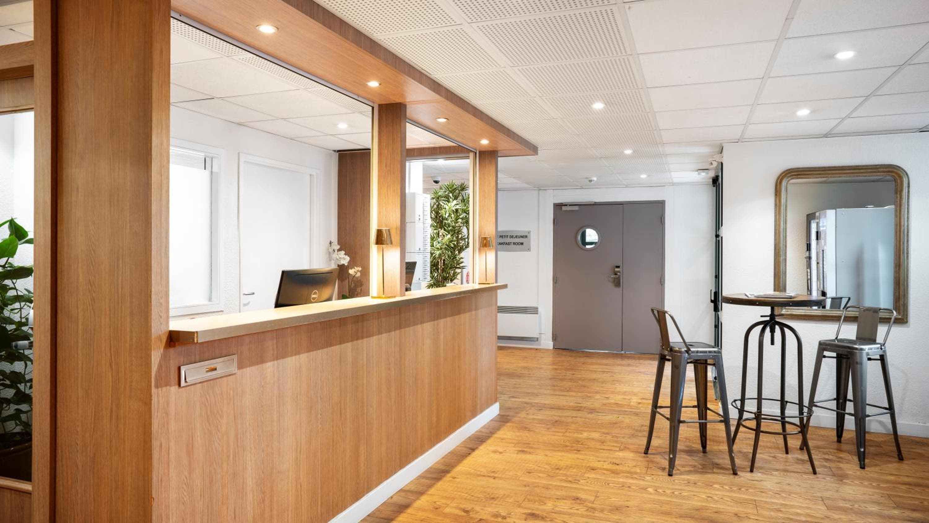 RESIDE APPARTHOTELS – Séjours & Affaires Résidence Rive Gauche