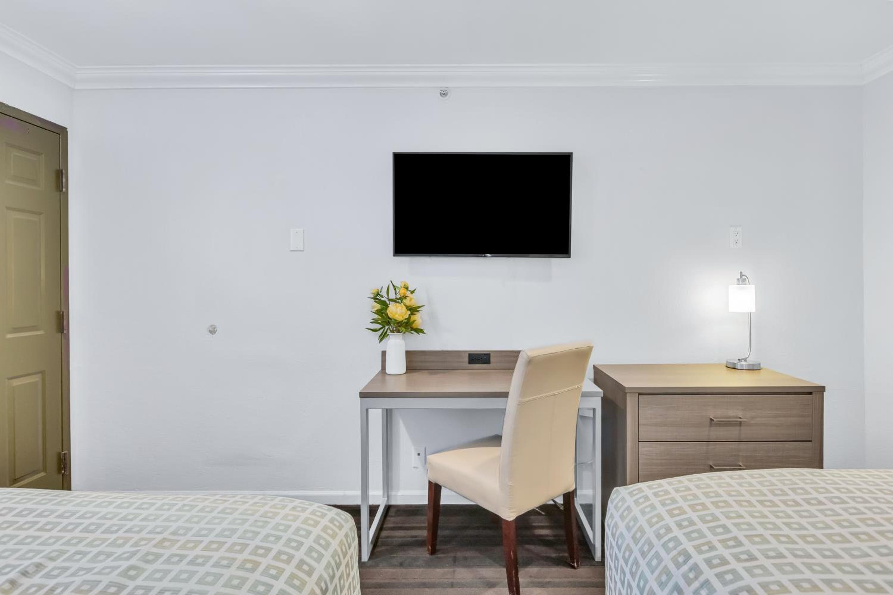 Napa Valley Hotel and Suites