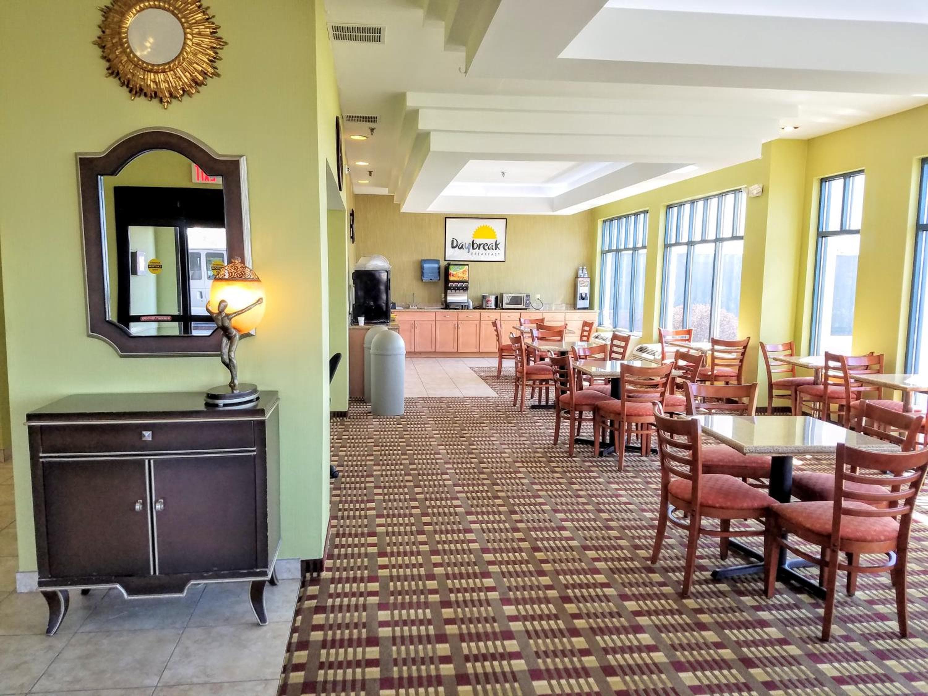 Days Inn by Wyndham Windsor Locks / Bradley Intl Airport