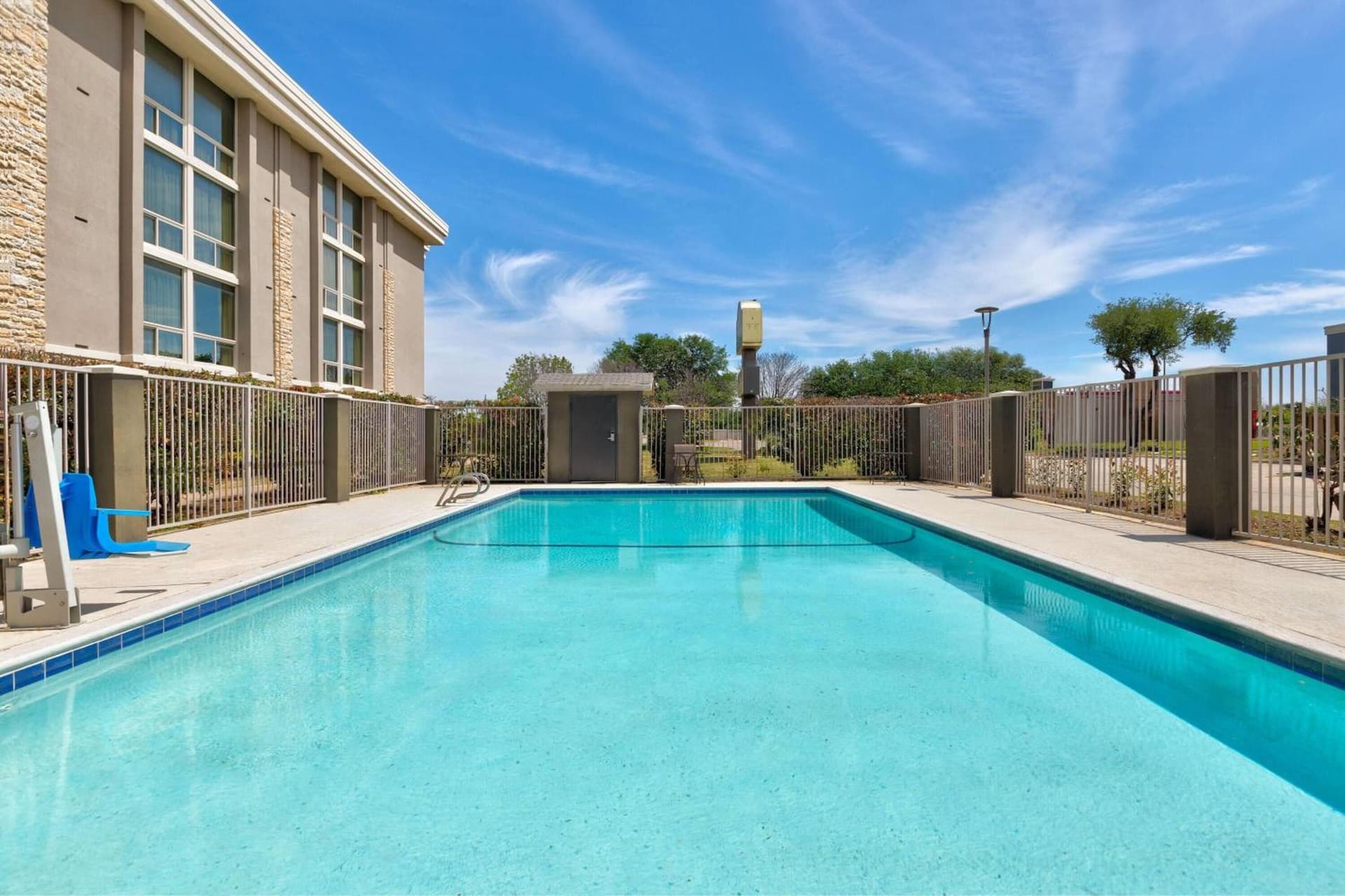 La Quinta by Wyndham Dallas I-35 Walnut Hill Ln