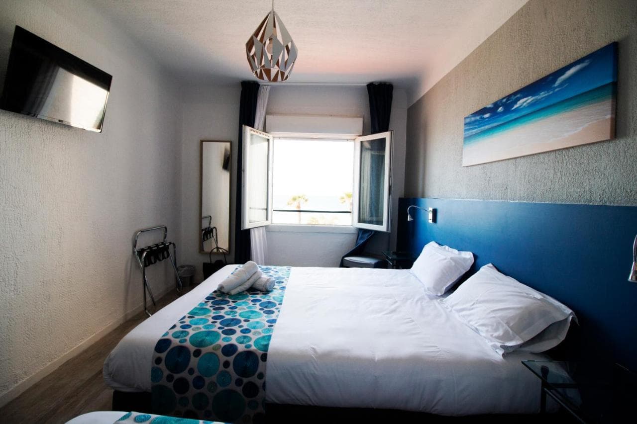 Adonis Six-Fours - Hôtel Le Bel Azur